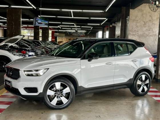 VOLVO XC40 2.0 T4 GASOLINA MOMENTUM GEARTRONIC
